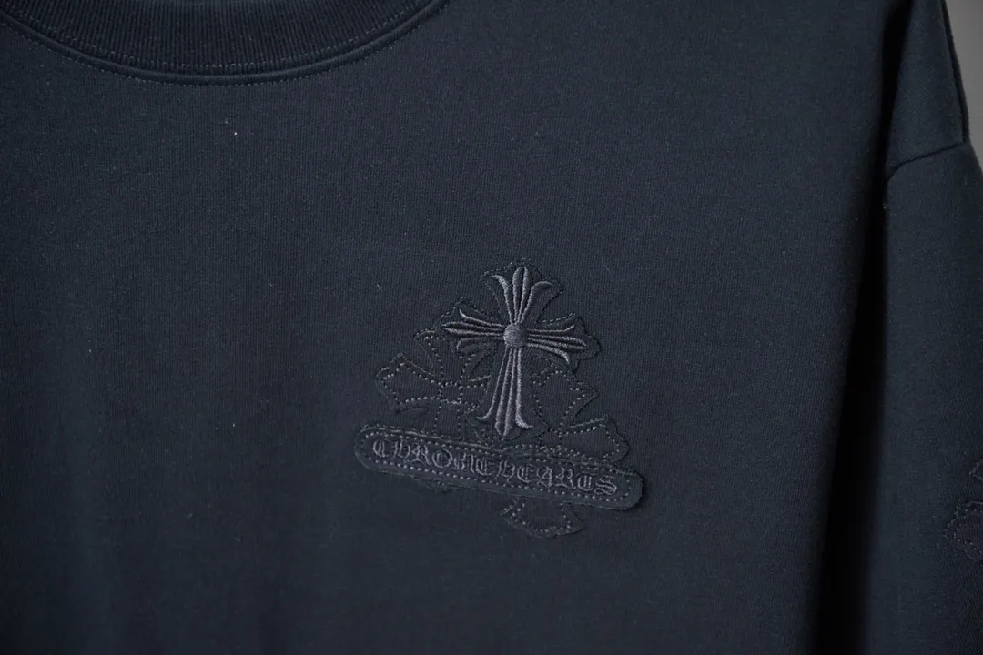 🅿️220 Ch*ome Hearte 25SS early spring new style, appliqué embroidered heart cross short sleeves, light luxury, essential item for daily commuting for men and women, correct version, welcome to compare, detailed features · 320g 100% pure cotton double yarn jersey fabric · Custom dyed in the same vat, special thickened 32 pieces double-strand 1X1 thread · Imported Tajima machine embroidery tatami embroidery ➕This cloth patch embroidery · Collar, cuffs, and hem are hand-frayed · Double-needle stitching across seams · Original main mark, washed tag, branded moisture-proof paper packaging Color: Black/White/Pink Size: S/M/L/XL